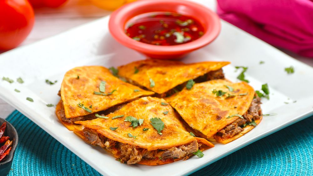 Monarca Wings & Mexican Restaurant Logo