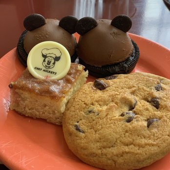 Chef Mickey's - American Near Me - Lake Buena Vista, Florida