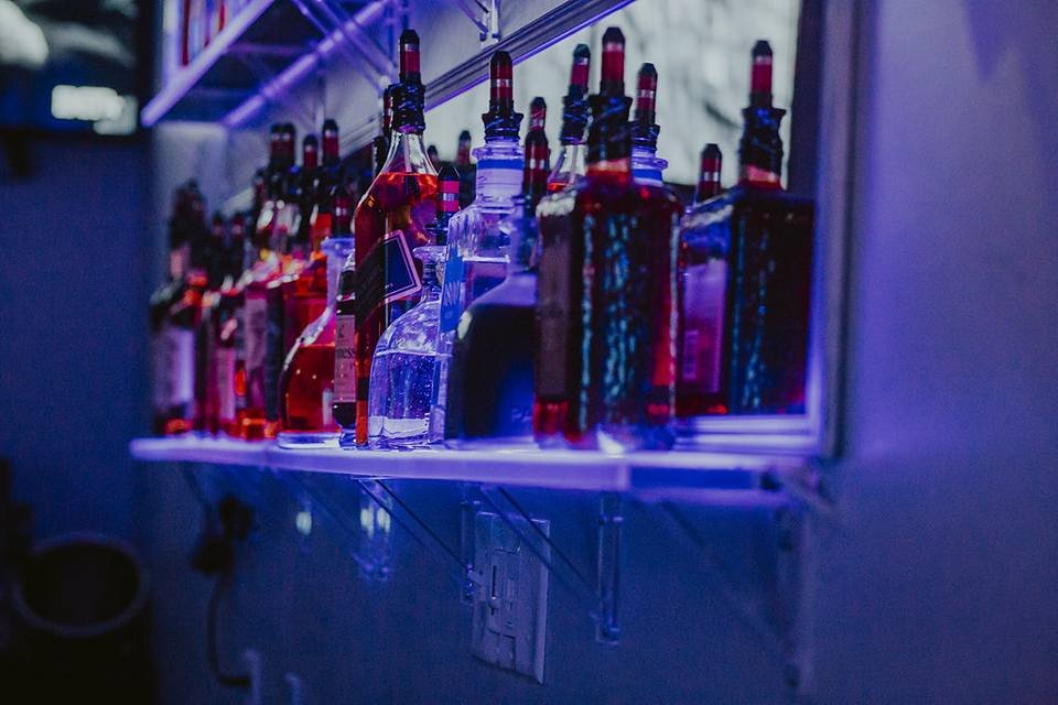 THE ACE OF CLUBS Updated September 2024 15 Photos 1999 Bayou Rd