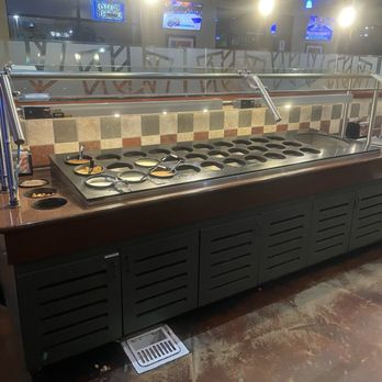 Round Table Pizza - The salad bar put away an hour and a half before closing yet Raquel wanted to still charge me - Pizza Near Me - Oceanside, California