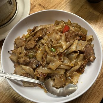 Thai Noodle King - DRUNKEN NOODLES - Thai Near Me - Bellflower, California