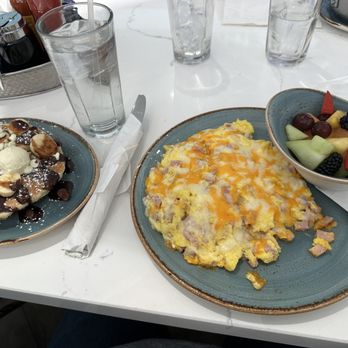 Honey Berry - Ham & Cheddar Eggs and Chocolate Chip Banana pancakes - Pancakes Near Me - Hoffman Estates, Illinois Honey Berry - Ham & Cheddar Eggs and Chocolate Chip Banana pancakes - Pancakes Near Me - Hoffman Estates, Illinois