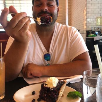 Raymond's - Blueberry pie overload - Comfort Food Near Me - Ridgewood, New Jersey