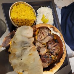 Les Saveurs du Liban - Lamb chops under baked bread