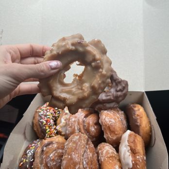 Linda's Donut Shop - Maple old fashioned - Donuts Near Me - San Diego, California Linda's Donut Shop - Maple old fashioned - Donuts Near Me - San Diego, California