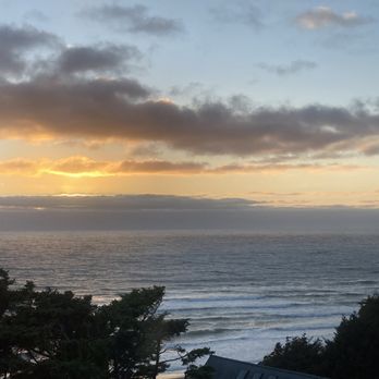 Ester Lee Oceanview Inn - View from the room. - Hotels Near Me - Lincoln City, Oregon
