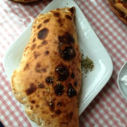 Pizzeria La Pietra - Calzone med biff.