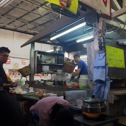 泗益 - Noodle place next door