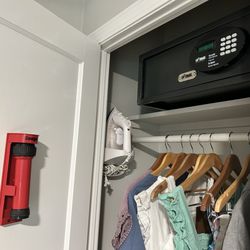 Club Wyndham Avenue Plaza - I loved the flashlight and safe in the closet