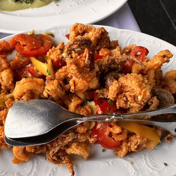 22 Bowen's - Crispy Calamari - New American Near Me - Newport, Rhode Island