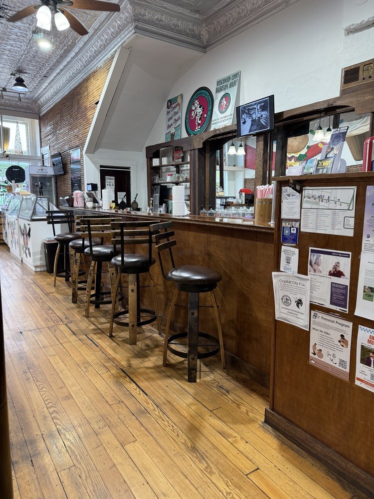 Pine Mountain Country Coffee House Logo