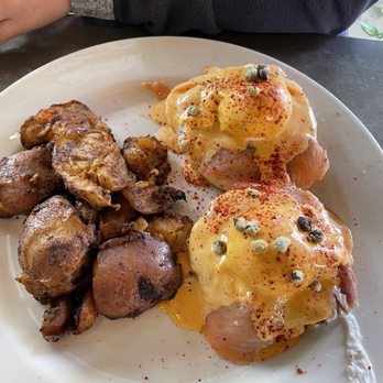 iJAVA Cafe - Salmon Benedict - Cafes Near Me - San Jose, California
