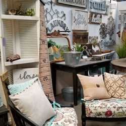 A & J Antique Mall