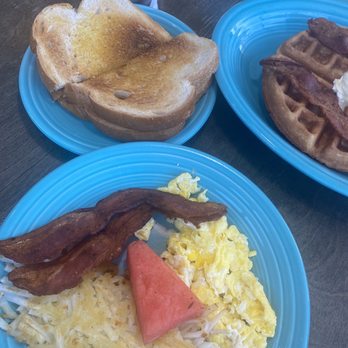 Olguita's Cocina - 1 scrambled egg, 2 Bacon Strip, Hash Browns, sour dough toast. - Breakfast & Brunch Near Me - Pico Rivera, California Olguita's Cocina - 1 scrambled egg, 2 Bacon Strip, Hash Browns, sour dough toast. - Breakfast & Brunch Near Me - Pico Rivera, California