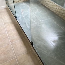 Shower glasses frameless Shower glasses frameless