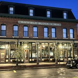 Warfield's Restaurant, Lounge & Bakery