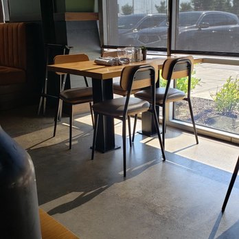 101 Craft Kitchen - Interior - Gastropubs Near Me - Fishers, Indiana