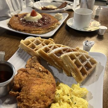 Brunch Room Bistro - Brunch on Friday morning! - Breakfast & Brunch Near Me - Forney, Texas