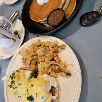 Skylark Diner - Diners Near Me - Edison, New Jersey