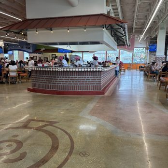 Los Cochinitos - Restaurant area - Mexican Near Me - Spring, Texas