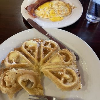 Griddlecakes - Belgian Waffle - American Near Me - Las Vegas, Nevada