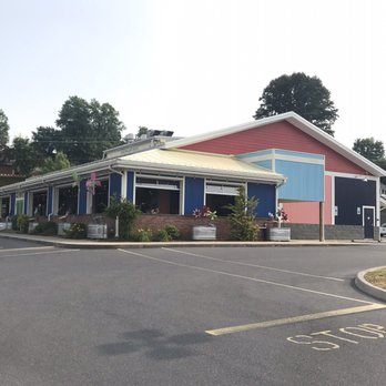 Cootie Brown's - Outside - Sandwiches Near Me - Bristol, Tennessee