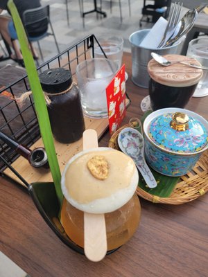 Hopscotch (Gillman Barracks) by null