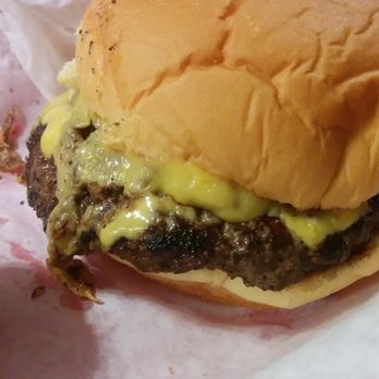 Art’s Place - Carolina Burger with Art's homemade chili. - American Near Me - Kitty Hawk, North Carolina Art’s Place - Carolina Burger with Art's homemade chili. - American Near Me - Kitty Hawk, North Carolina