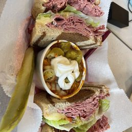 Pastrami New Yorker Sandwich