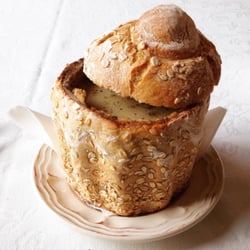 Restauracja Wesele - Traditional Żurek in a bread bowl