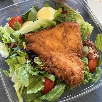 Chick-fil-A - Cobb Salad w/ Spicy Filet - Fast Food Near Me - Troy, Michigan