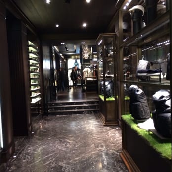 Moncler - 3 levels shop - Women's Clothing Near Me - Paris, 75 Moncler - 3 levels shop - Women's Clothing Near Me - Paris, 75
