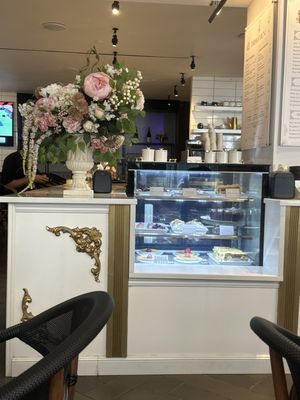 Le Parisien Bakery by null