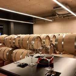 Pago de Carraovejas - Tasting inside the barrel room