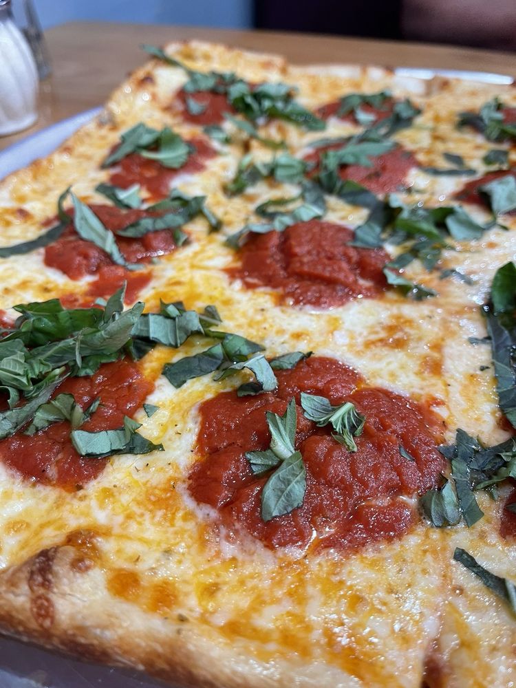 Willie’s Pizzeria and Restaurant Image