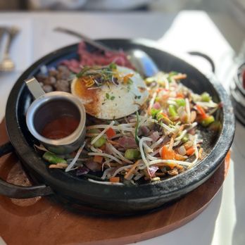 Sweet Maple - Sizzling stone pot with pork-lime sausage - Breakfast & Brunch Near Me - Cupertino, California