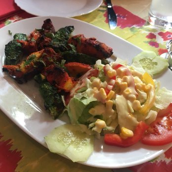 Bollywood Ecke - Gemischter Tandori Vorspeisenteller 9'90€ für 2 Personen Stark Gewürzt aber für mich perfekt. Der Preis ist für die Menge zu hoch. - Indian Near Me - Hemhofen, BY Bollywood Ecke - Gemischter Tandori Vorspeisenteller 9'90€ für 2 Personen Stark Gewürzt aber für mich perfekt. Der Preis ist für die Menge zu hoch. - Indian Near Me - Hemhofen, BY