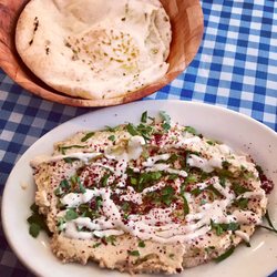 Kanella - Hummus!
