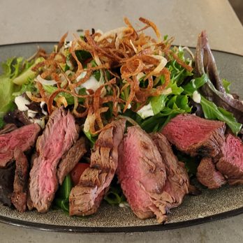 Tommy Bahama - Tasty filet mignon salad - Seafood Near Me - Plano, Texas Tommy Bahama - Tasty filet mignon salad - Seafood Near Me - Plano, Texas