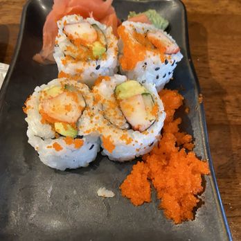 Thai Tara Sushi & Bar - Cali roll - Sushi Bars Near Me - Williamsburg, Virginia Thai Tara Sushi & Bar - Cali roll - Sushi Bars Near Me - Williamsburg, Virginia