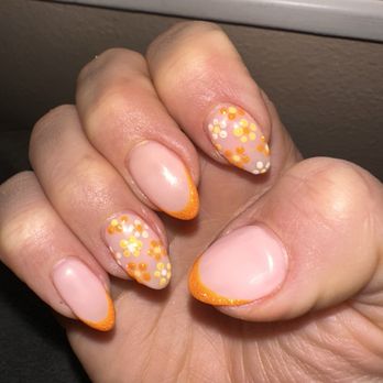 B&T Nails Lounge - Nail Salons Near Me - Simi Valley, California