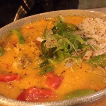 Giraffe - Chicken or shrimp curry - New American Near Me - Inverness, HLD