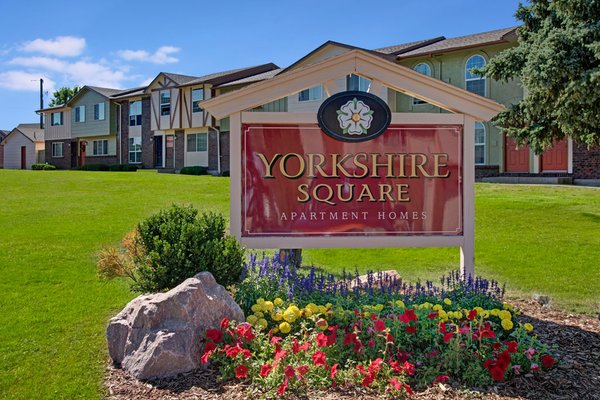 Yorkshire Square by null