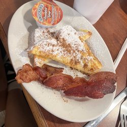 Julwin's Restaurant - Kids French toast and bacon