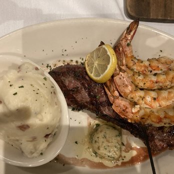 Weber Grill Restaurant - Barbeque Near Me - Chicago, Illinois