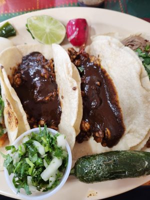 Taquerí­a La Oaxaqueña by null
