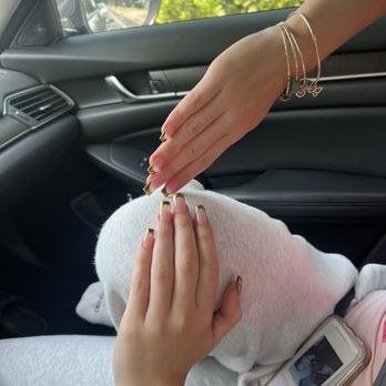 Garden Nails - ABSOLUTELY LOVED THAT SHE TRIMMED MY CUTICLES. Friendly service ! - Nail Salons Near Me - Kapolei, Hawaii