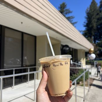 Koin Coffee - Iced Vanilla Bean Latte - Coffee & Tea Near Me - Walnut Creek, California Koin Coffee - Iced Vanilla Bean Latte - Coffee & Tea Near Me - Walnut Creek, California