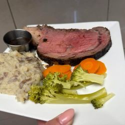 Road Runner Pub - Monday Prime Rib dinner
