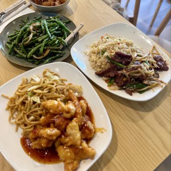 Hidden Dumpling House - Landpark - Mongolian beef combo plate, general chicken combo plate, garlic green beans & spicy pork wontons (deep fried) - Chinese Near Me - Sacramento, California